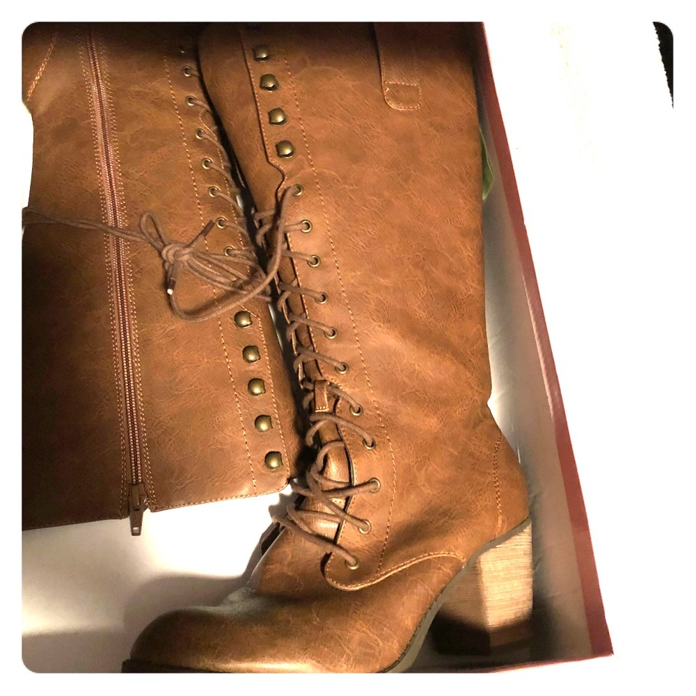 Brown leather knee high lace up pilot boots size 8